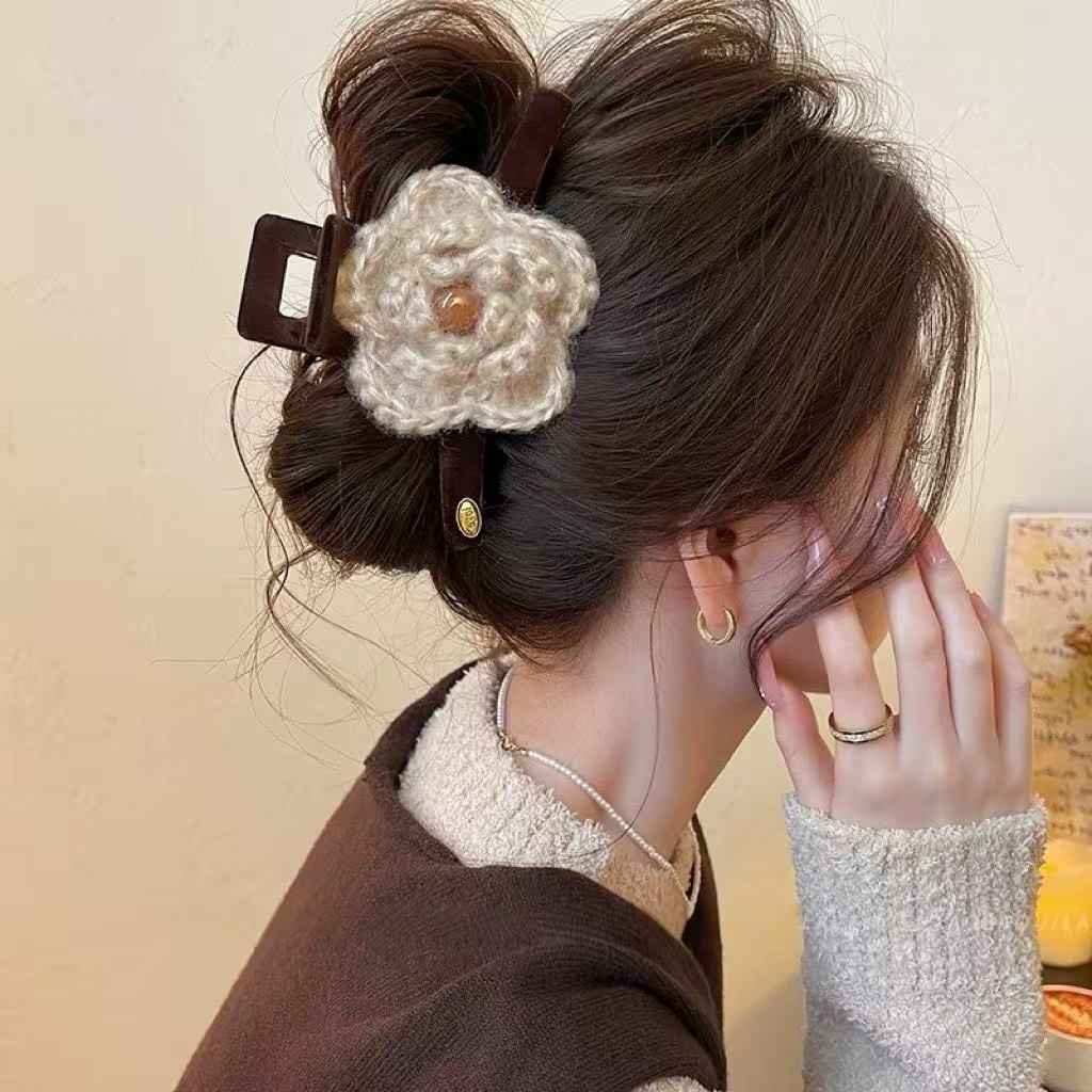 温柔定格~抓夹毛线花朵鲨鱼夹AB面发夹2025新款秋冬发饰高级感MMS