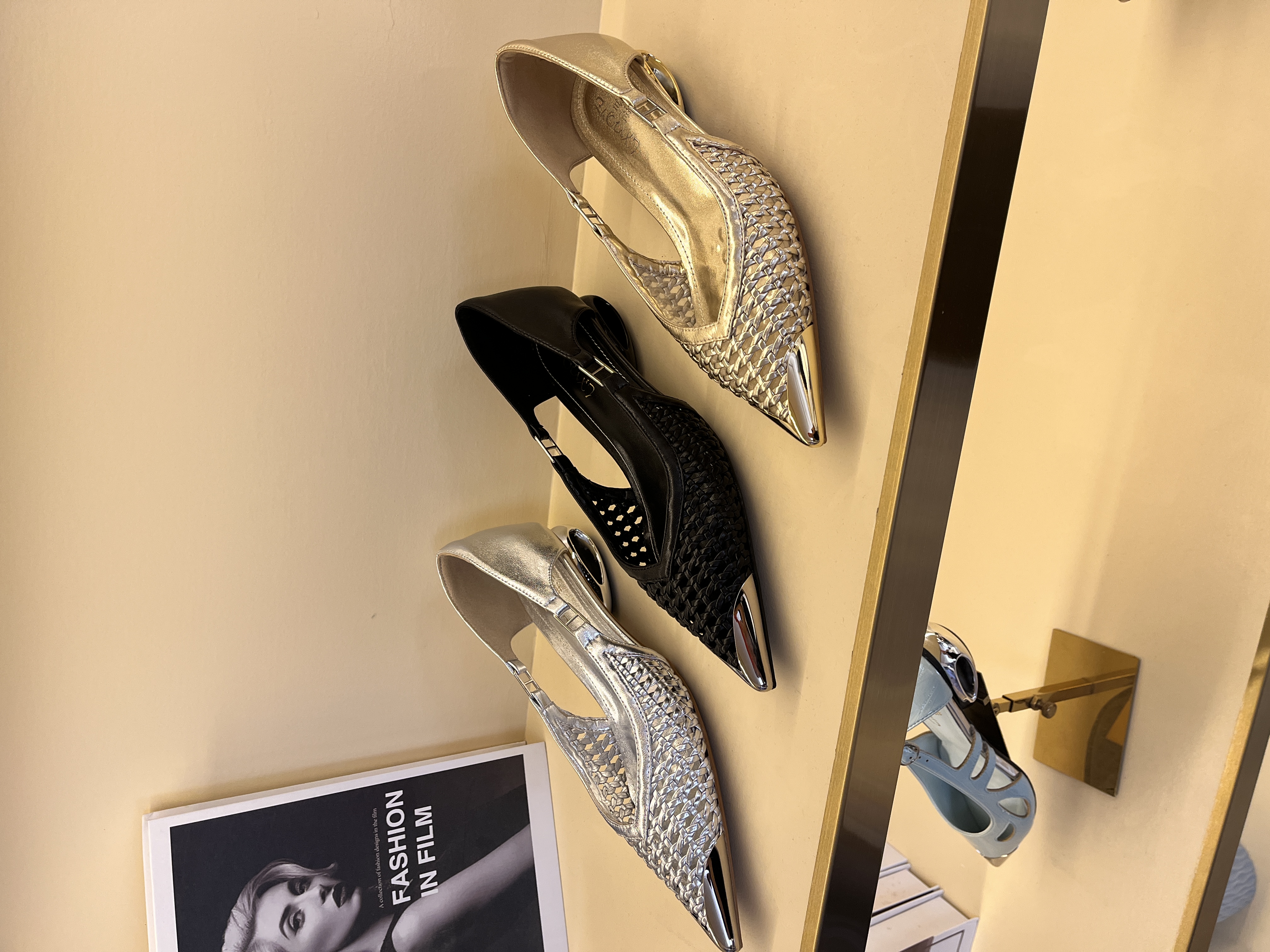 时尚纯色法式春季粗跟鞋子ol低跟尖头细跟编织时装凉鞋女