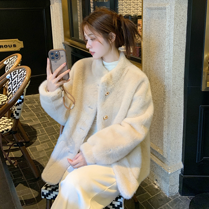 水貂绒皮毛一体毛毛外套女2025冬季新款加厚短款立领环保皮草大衣