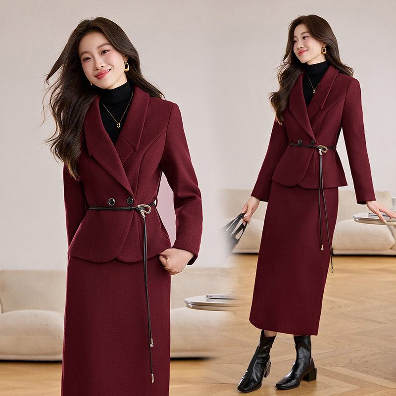 职业两件套装红色2026春秋新款显瘦气质洋气休闲女女神范毛呢套装