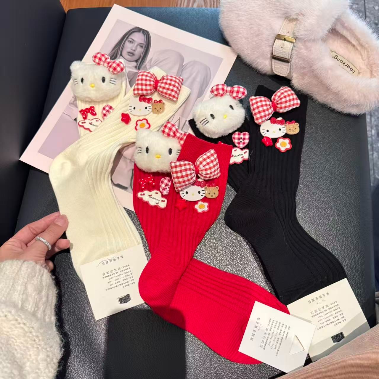 新款卡通小猫中筒袜字母布标AB款蝴蝶结中筒女袜ins可爱风堆堆袜