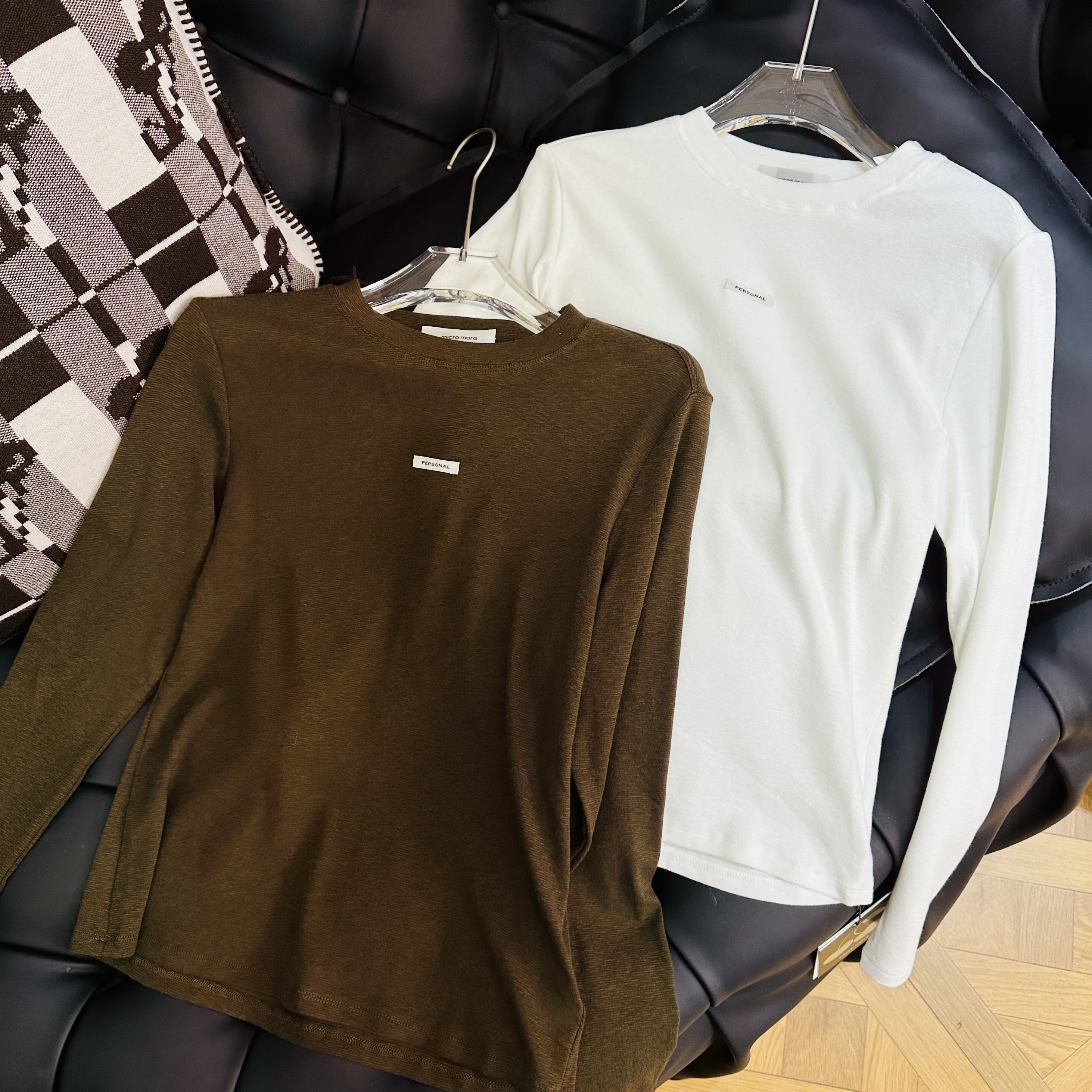 MICRO MORE 圆领LOGO标打底衫