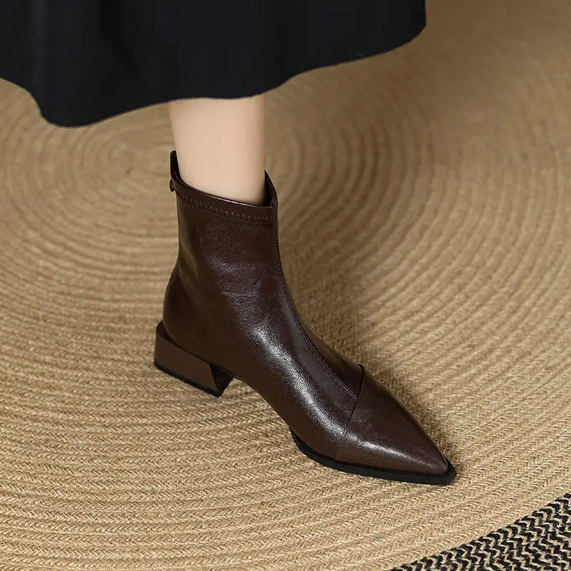 法式尖头弹力瘦瘦靴低跟2025秋冬新款粗跟短靴女复古软底切尔西靴