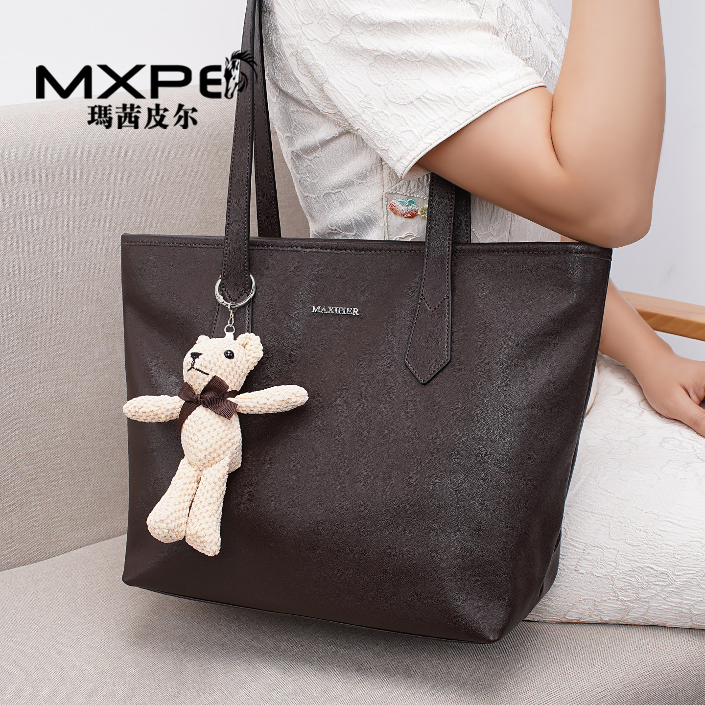 时尚高级感大容量托特包2025新款软皮通勤实用简约百搭植鞣单肩包