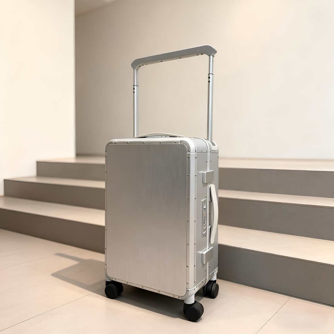 出口宽拉杆铝镁合金行李箱新款小型商务20寸登机结实耐用旅行箱24