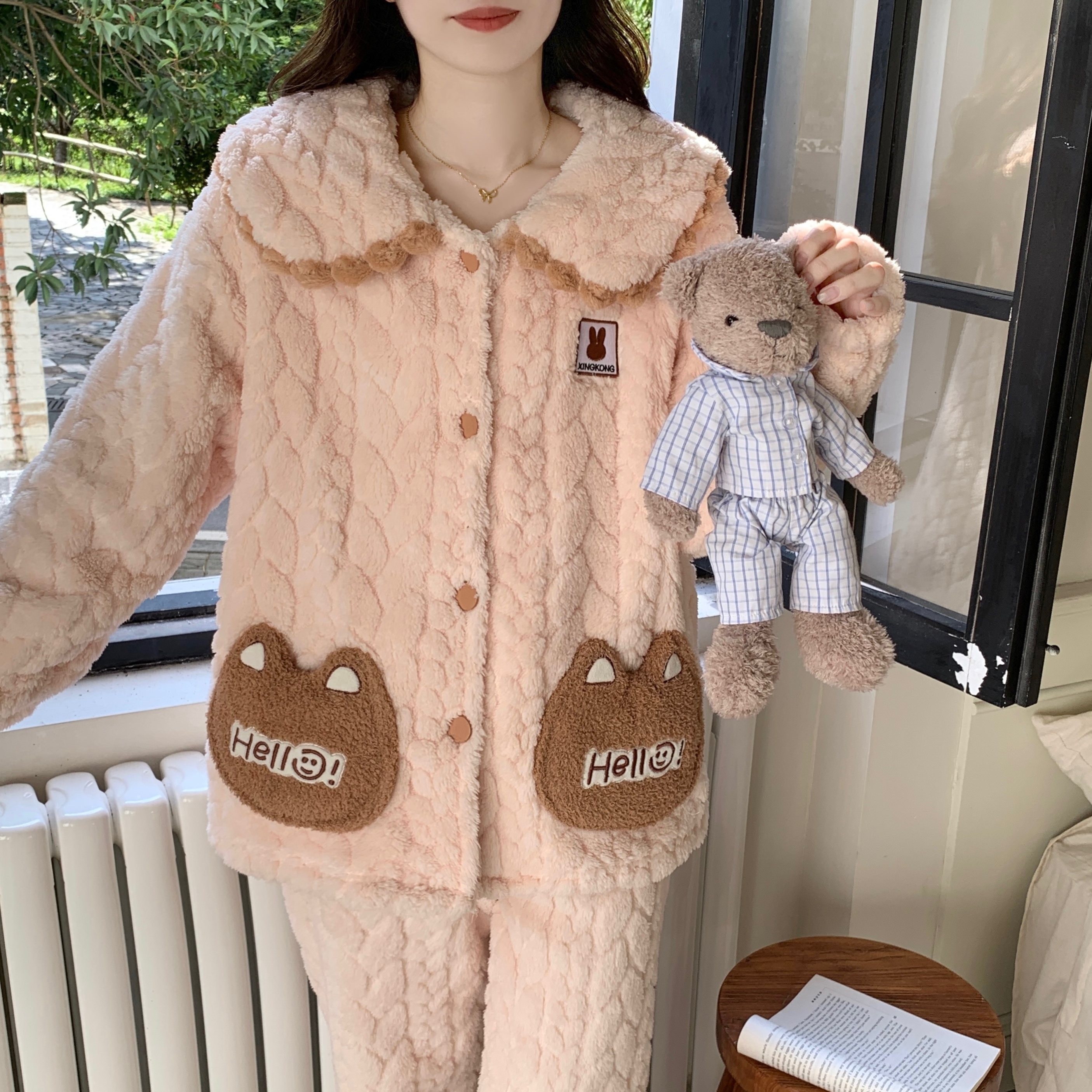 新款可爱猫女生时尚保暖舒适女生睡衣冬季套装家居服套装