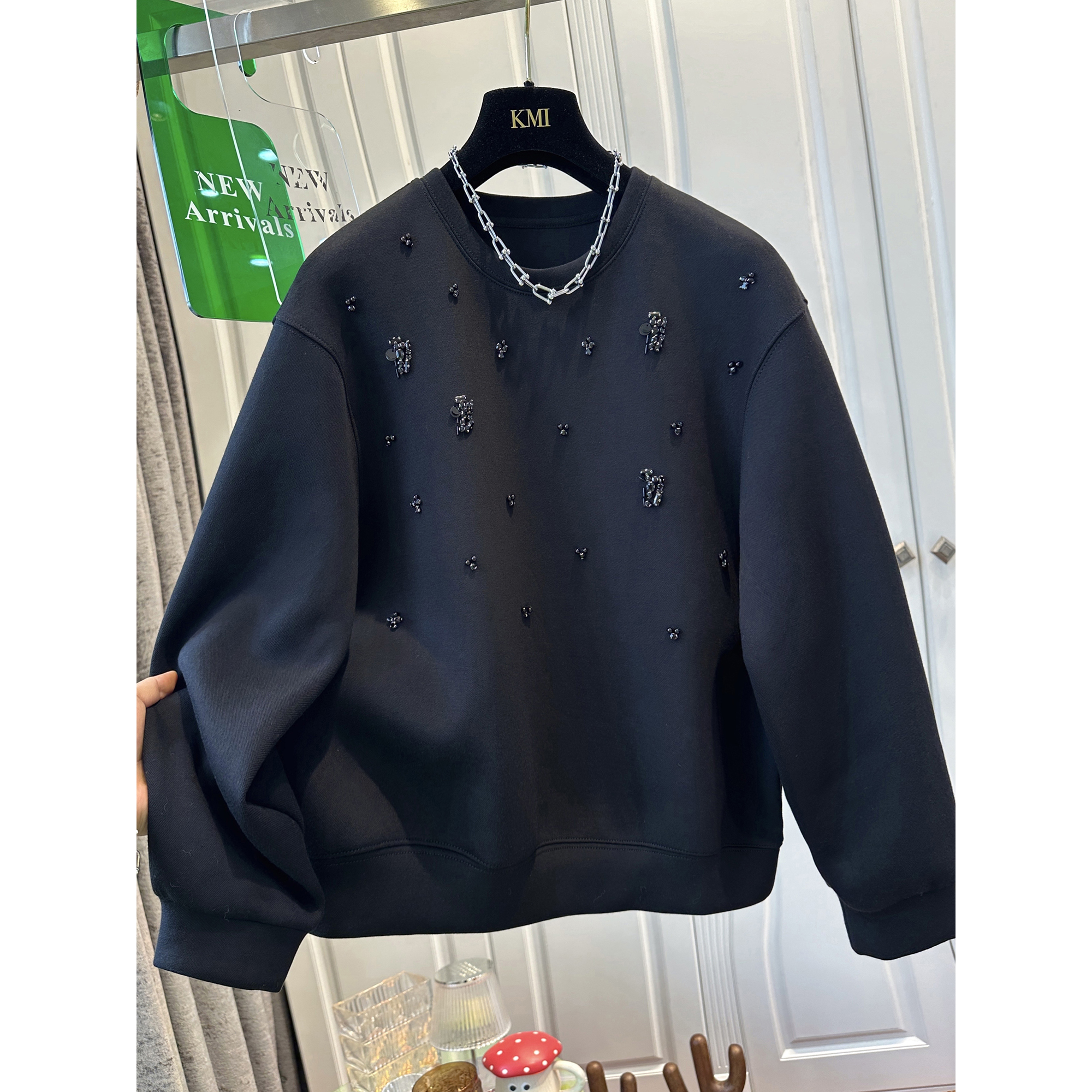 胖mm240斤大码设计感小众黑色圆领重工钉珠卫衣女秋新款宽松上衣