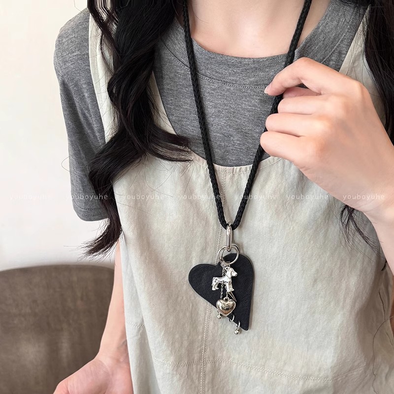 合金皮质项链 爱心小狗长款化妆镜项链女甜酷ins小众设计包挂配饰