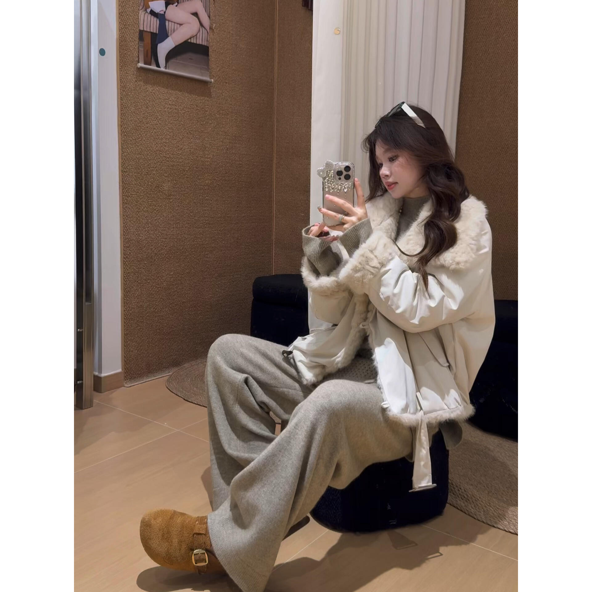 2025秋冬新款韩版毛绒大翻领派克短款外套气质针织衫屁帘裤子套装