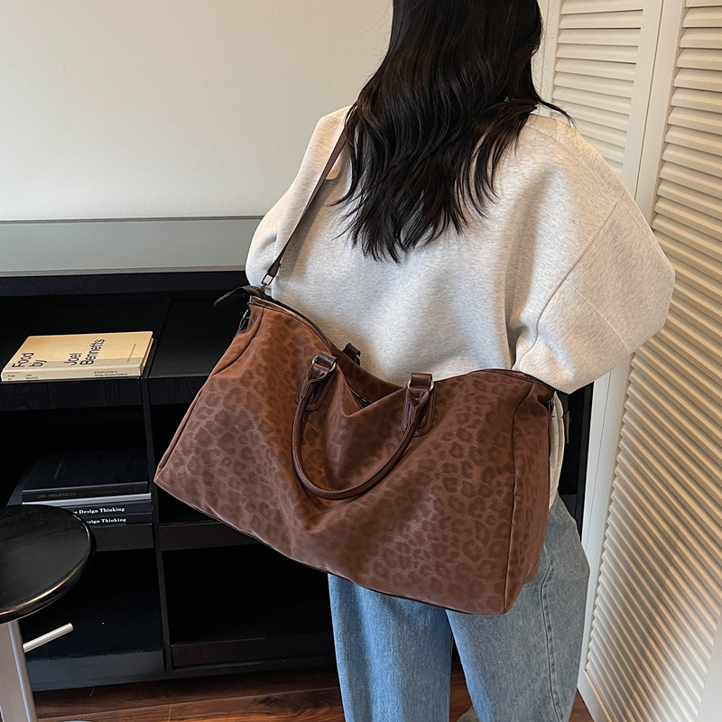 健身包短途出差收纳行李包旅行袋可套拉杆手提单肩斜挎包休闲豹纹