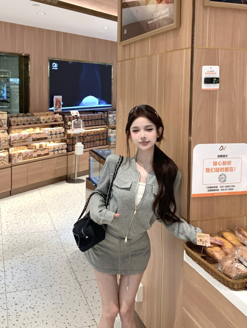 高级感慵懒风简约百搭韩系套装休闲拉链上衣纯欲辣妹性感包臀短裙