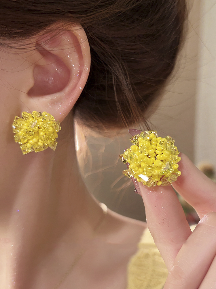 非金属仿水晶耳饰 黄色编织绣球耳钉女高级感耳环春日度假耳饰女