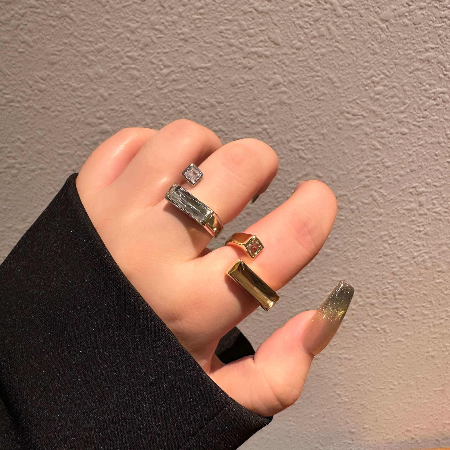 oushipei/欧诗佩 铜合金仿水晶戒指 设计感冷淡风金属镶钻戒指女