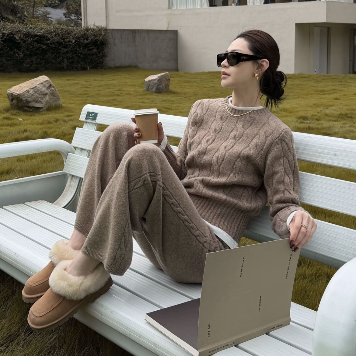 复古绞花编织针织套装咖色慵懒高级感2025秋冬新款