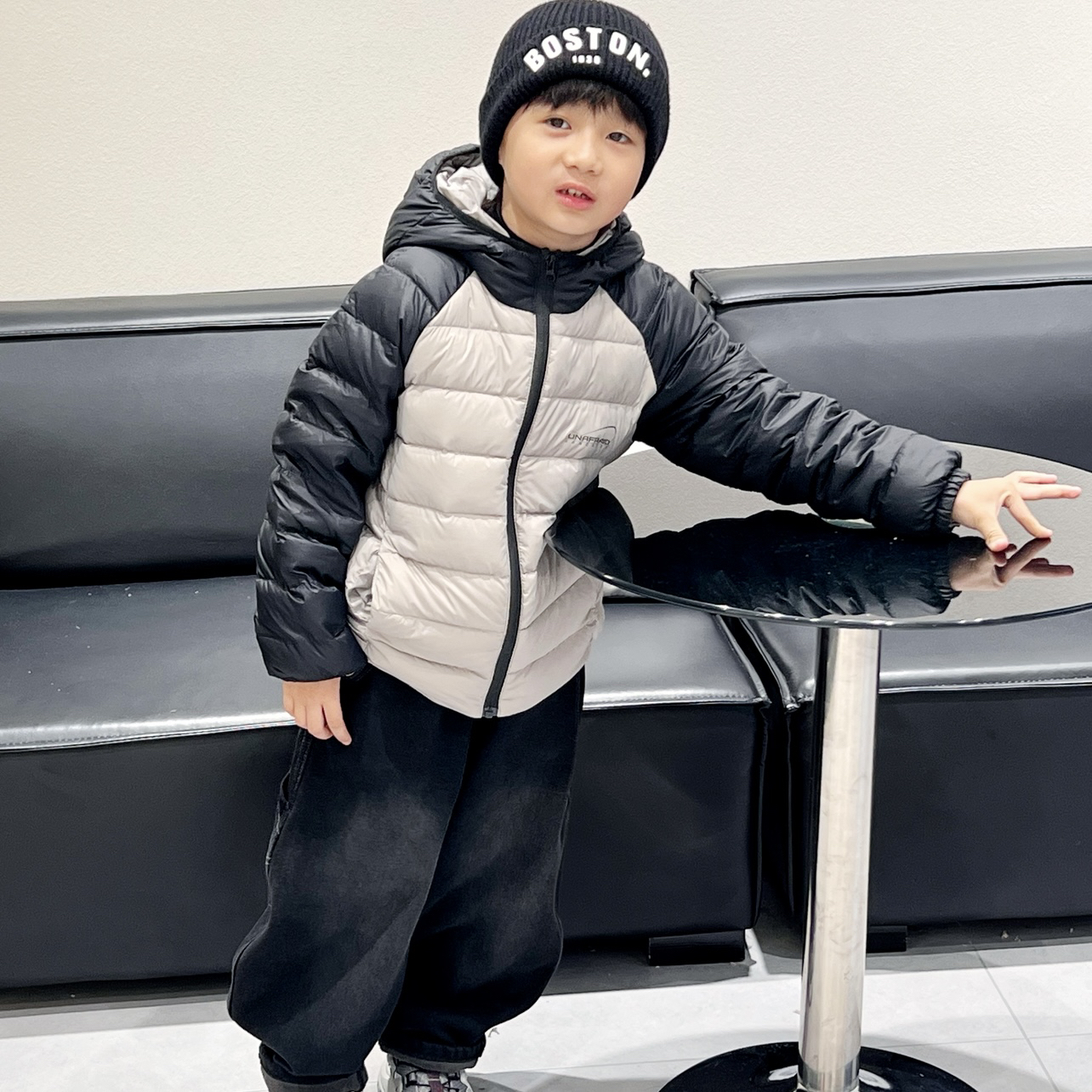轻薄白鸭绒连帽男童羽绒服儿童韩版2025新款童装简潮保暖外套