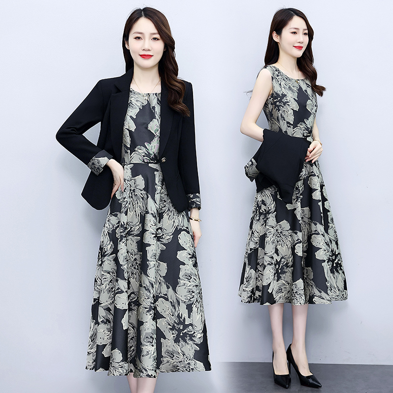 韩系职业气质西装套装裙女2025春秋新款洋气减龄碎花连衣裙两件套