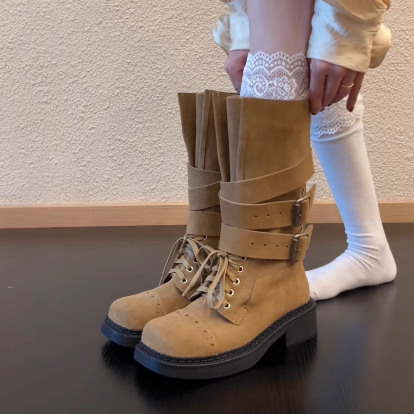 Pokoy-4cm皮带扣铆钉粗跟圆头女百搭中筒机车靴骑士靴