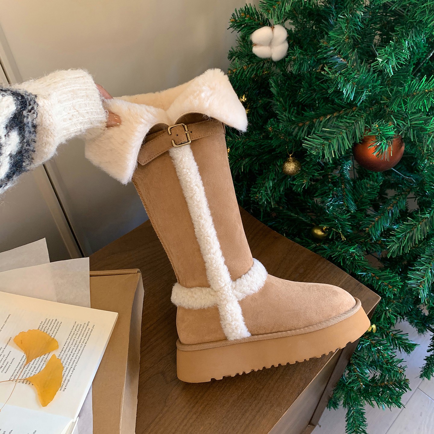 羊皮毛一体灰色雪地靴女2025冬季新款靴子厚底长筒靴防滑加厚棉鞋