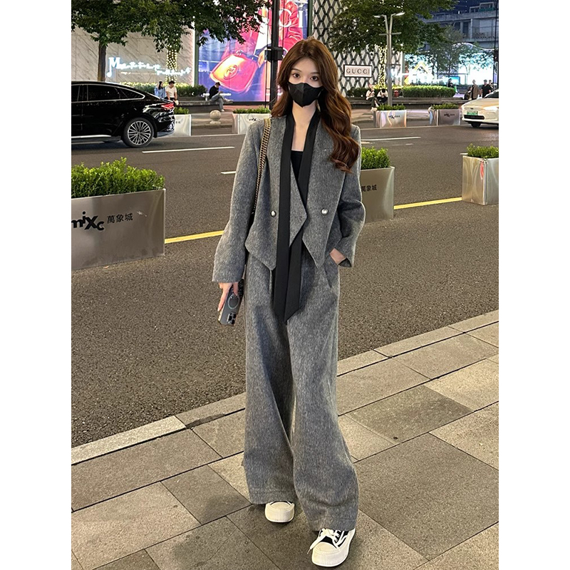 拉夏贝尔高级感V领时尚套装2025秋爆款洋气西装外套阔腿裤两件套