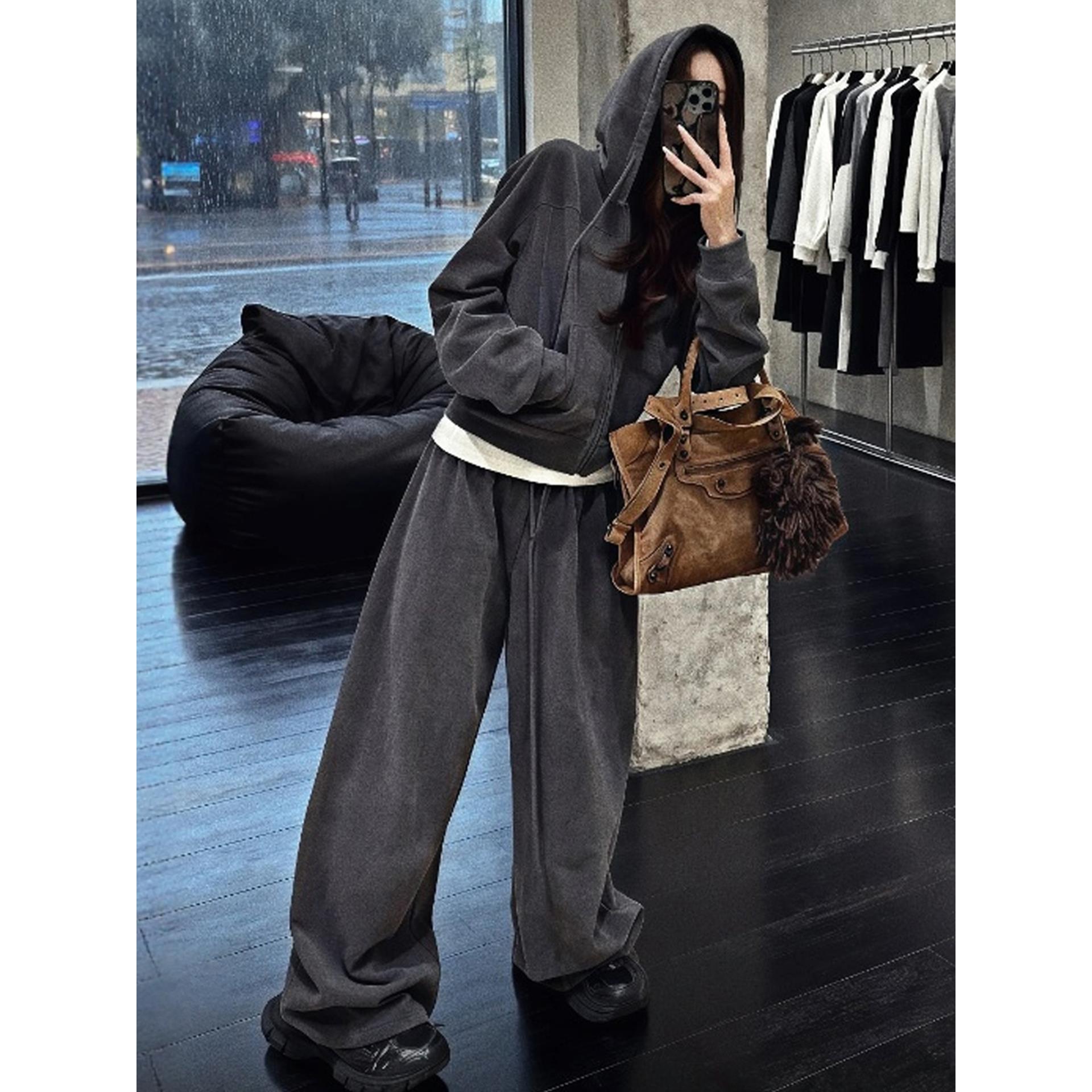 高级感运动服套装女秋冬休闲显瘦复古连帽加绒卫衣两件套慵懒风潮