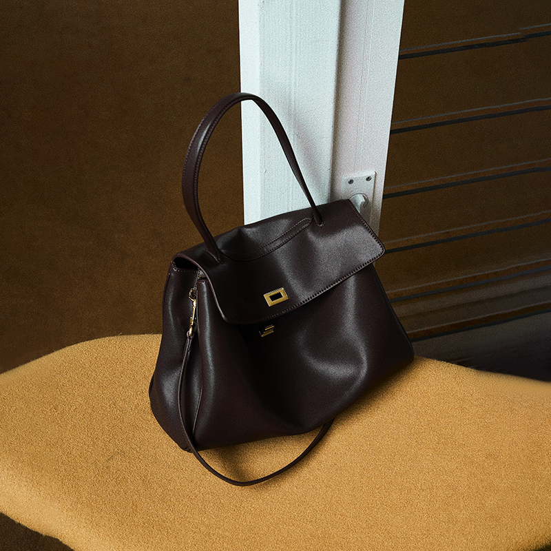 avalea葳里 帅气通勤单肩腋下包 大号手提包  大容量斜挎包F245