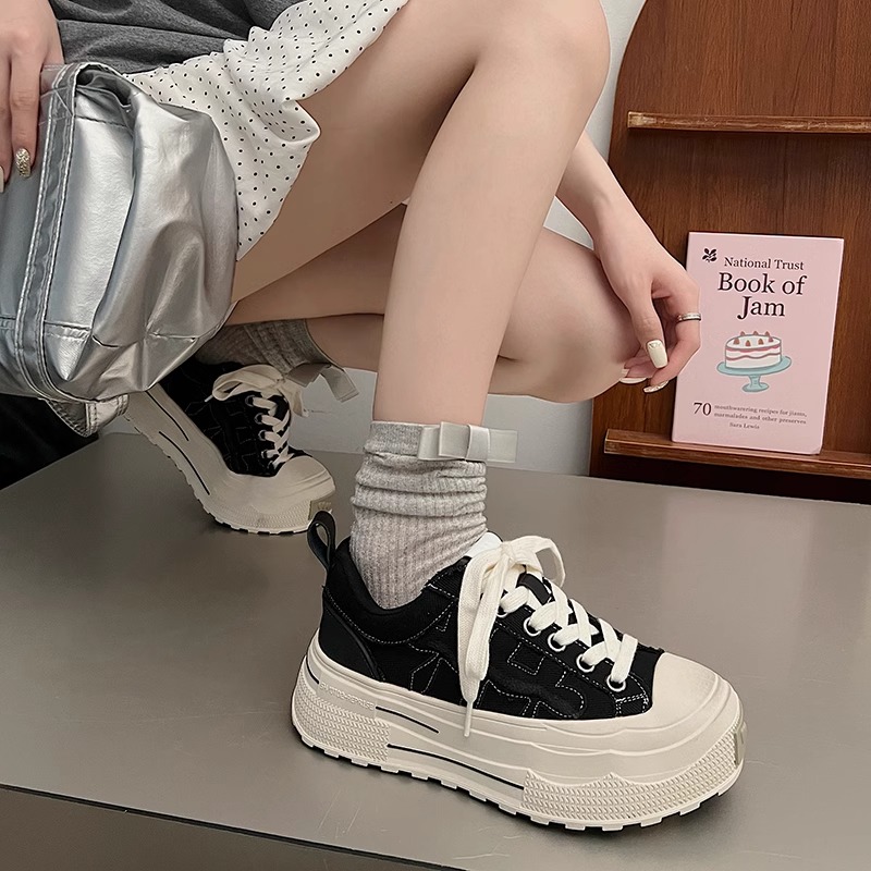 小众设计小白鞋厚底帆布鞋女2024秋季新款韩版女运动休闲板鞋