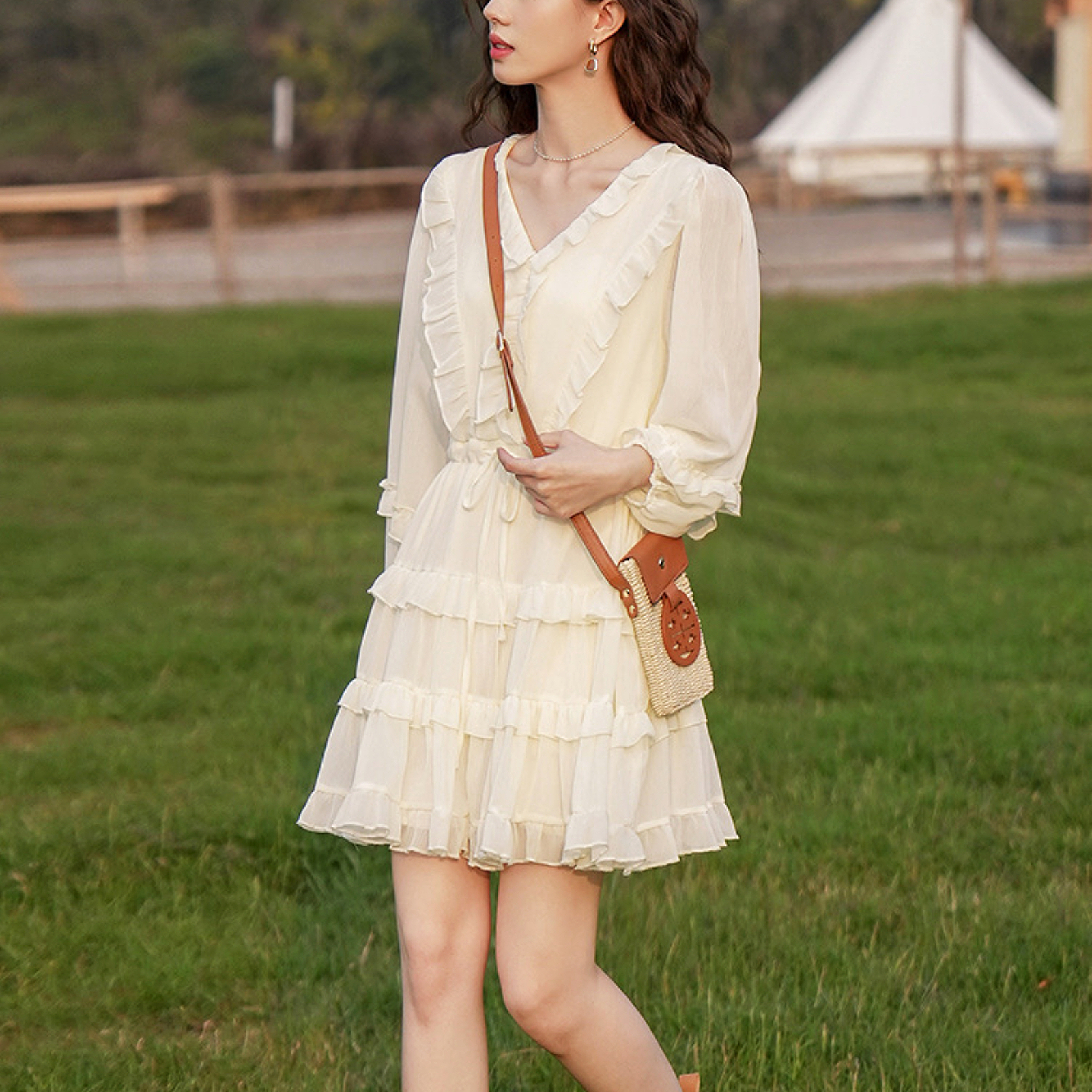 小香风气质春夏木耳边a字长袖女装连衣裙遮肚收腰显瘦V领法式复古