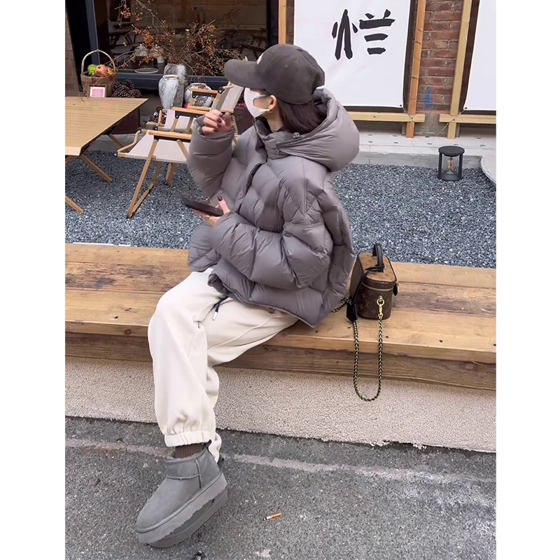 灰色连帽羽绒服女短款2024冬季新款龟背泡芙加厚高级感白鸭绒外套