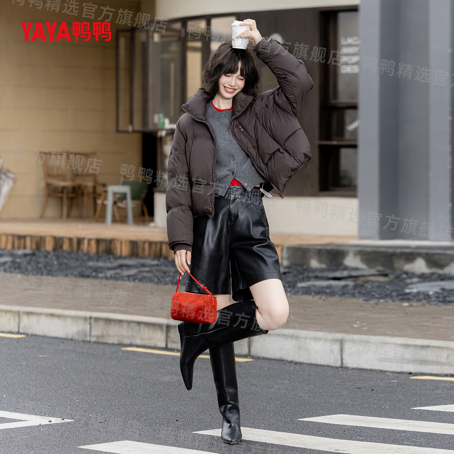 YAYA/鸭鸭羽绒服保暖新国标90绒秋冬新款短款休闲时尚百搭外套