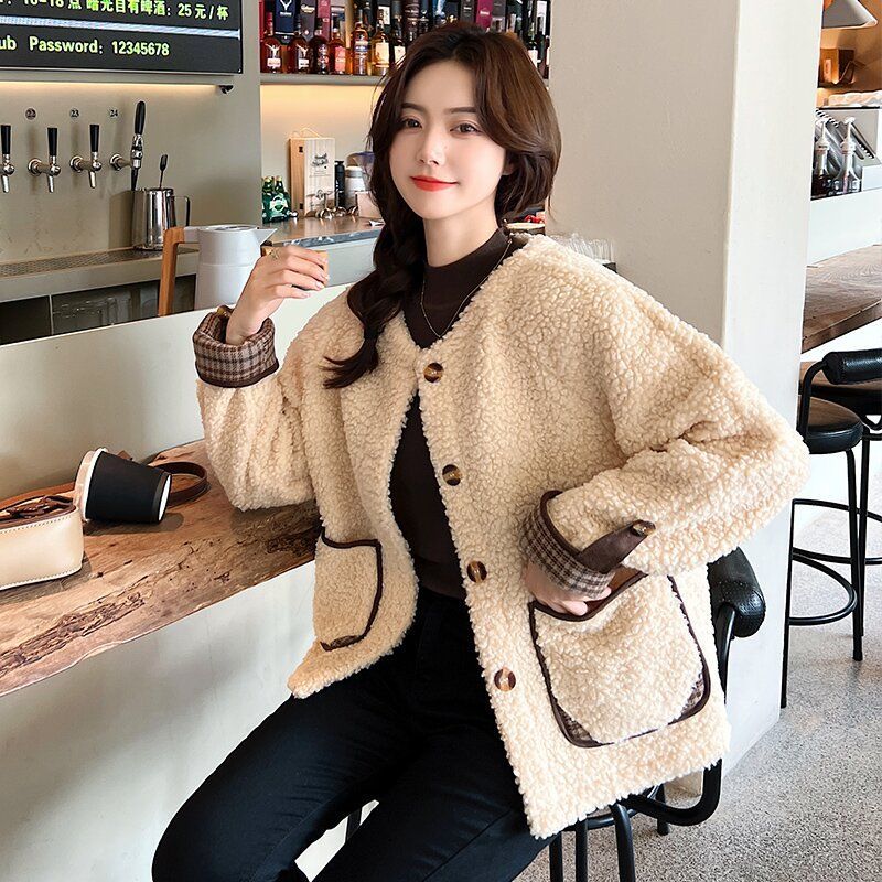 仿羊羔毛女2025年新款韩版宽松短款加绒加厚绒绒小香风美拉德外套