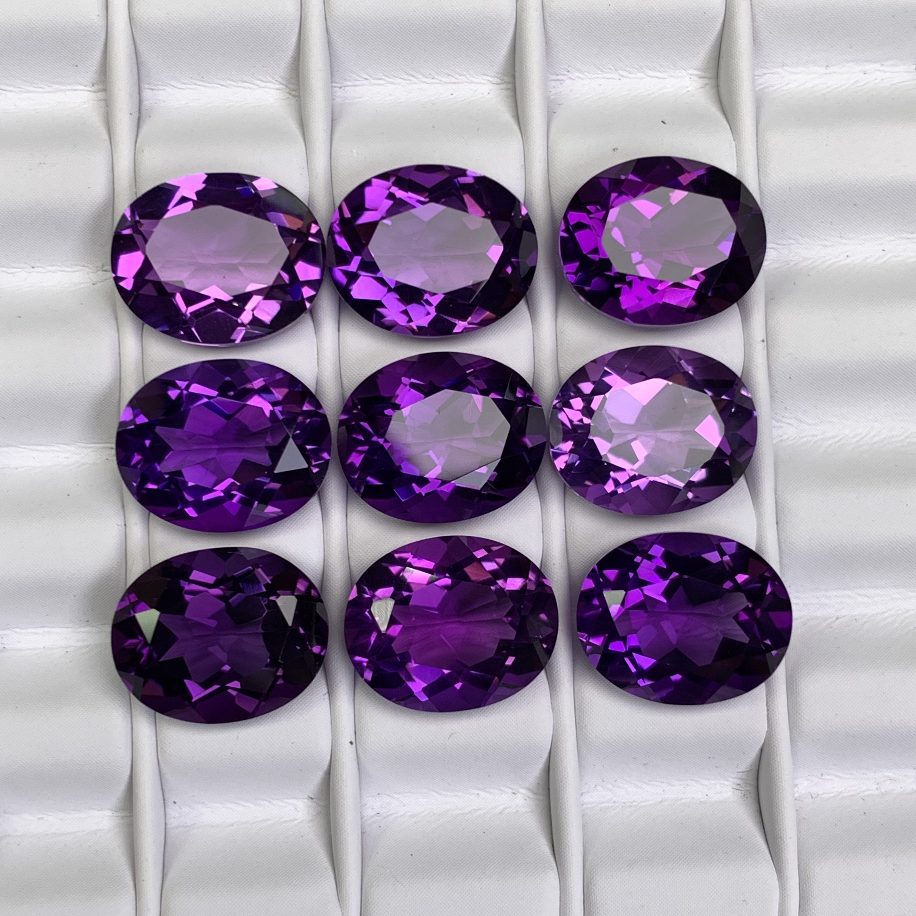 天然紫水晶戒面 巴西紫罗兰色 9乘11重3.9克拉左右（多样性发一）