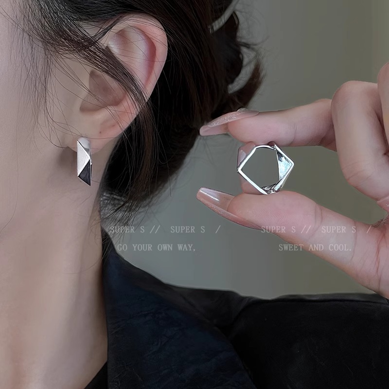 铜合金耳饰 银色金属立体菱形不规则设计耳扣式耳环冷淡风高级感