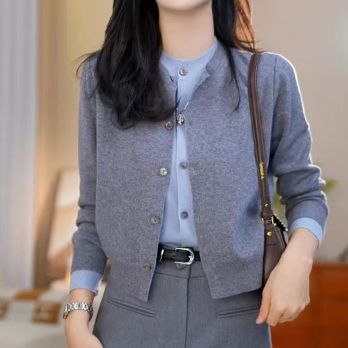 别致设计感小众灰蓝拼色假两件针织衫女秋冬新款气质韩版毛衣开衫