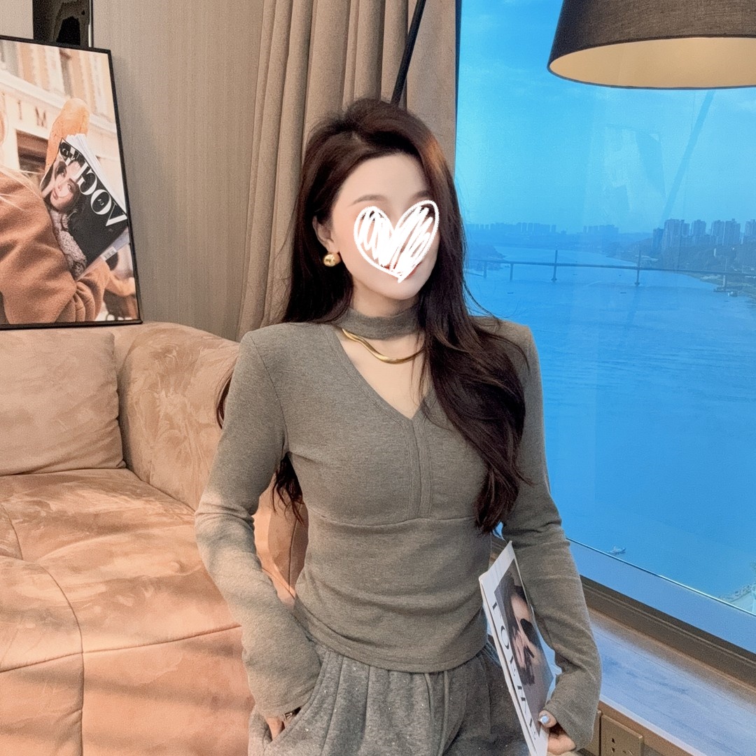 艺等秋季新款气质挂脖V领长袖高级设计感T恤小众百搭修身显瘦上衣