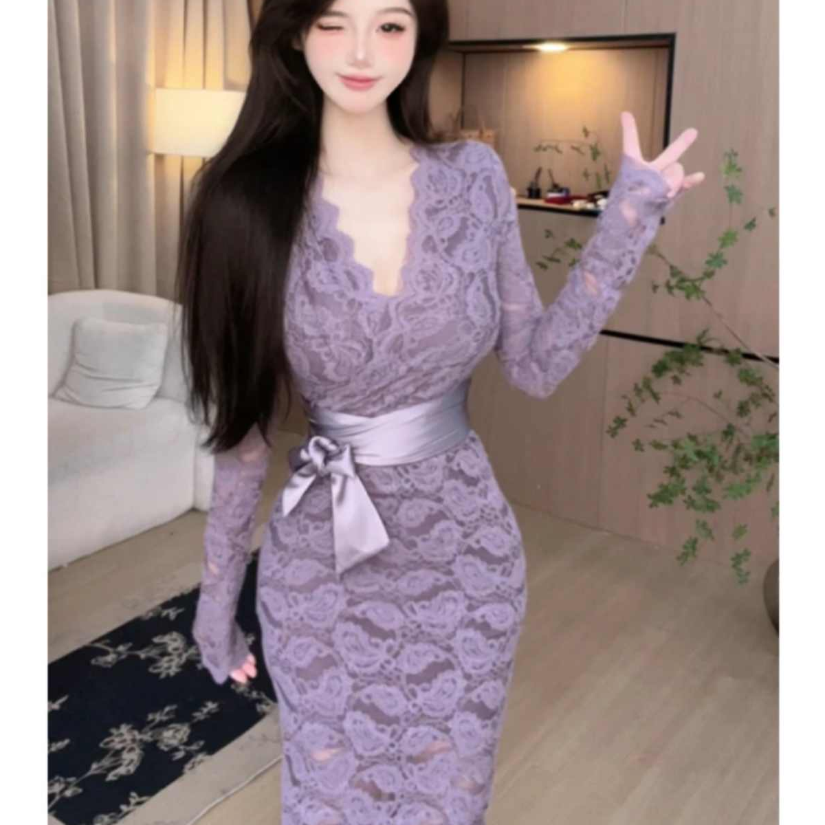 性感V领收腰显瘦蕾丝加绒毛连衣裙秋季新款修身显瘦包臀裙