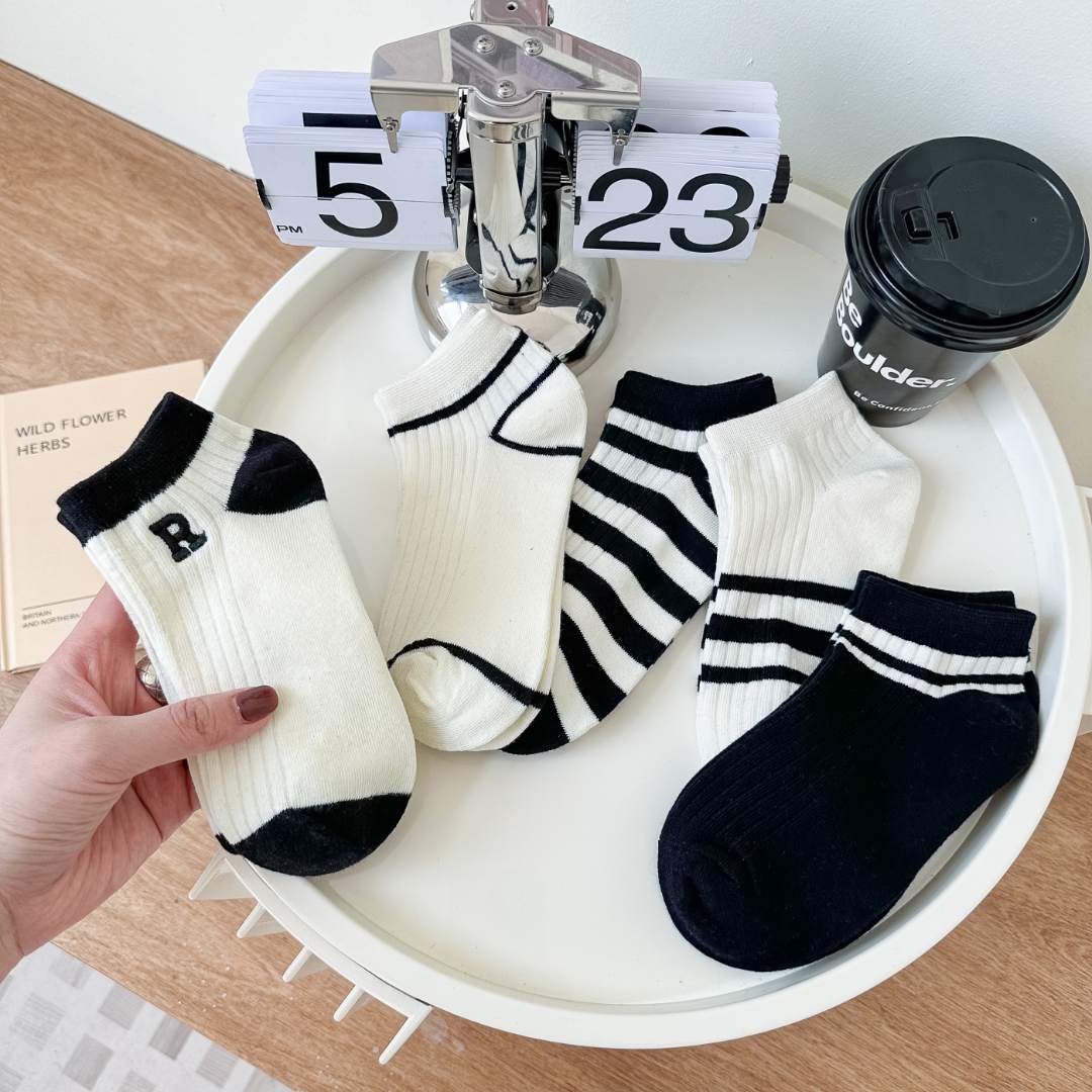 白色袜子短筒春夏季浅口船袜吸汗透气女士薄款简约黑白不掉跟短袜