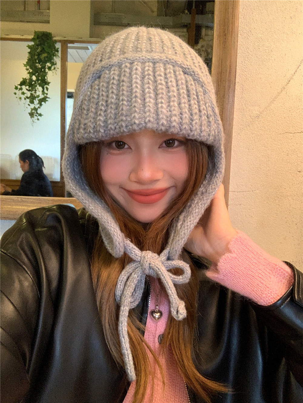 韩系出片~显脸小纯色系带针织毛线飞行帽女冬百搭护耳学生雷锋帽