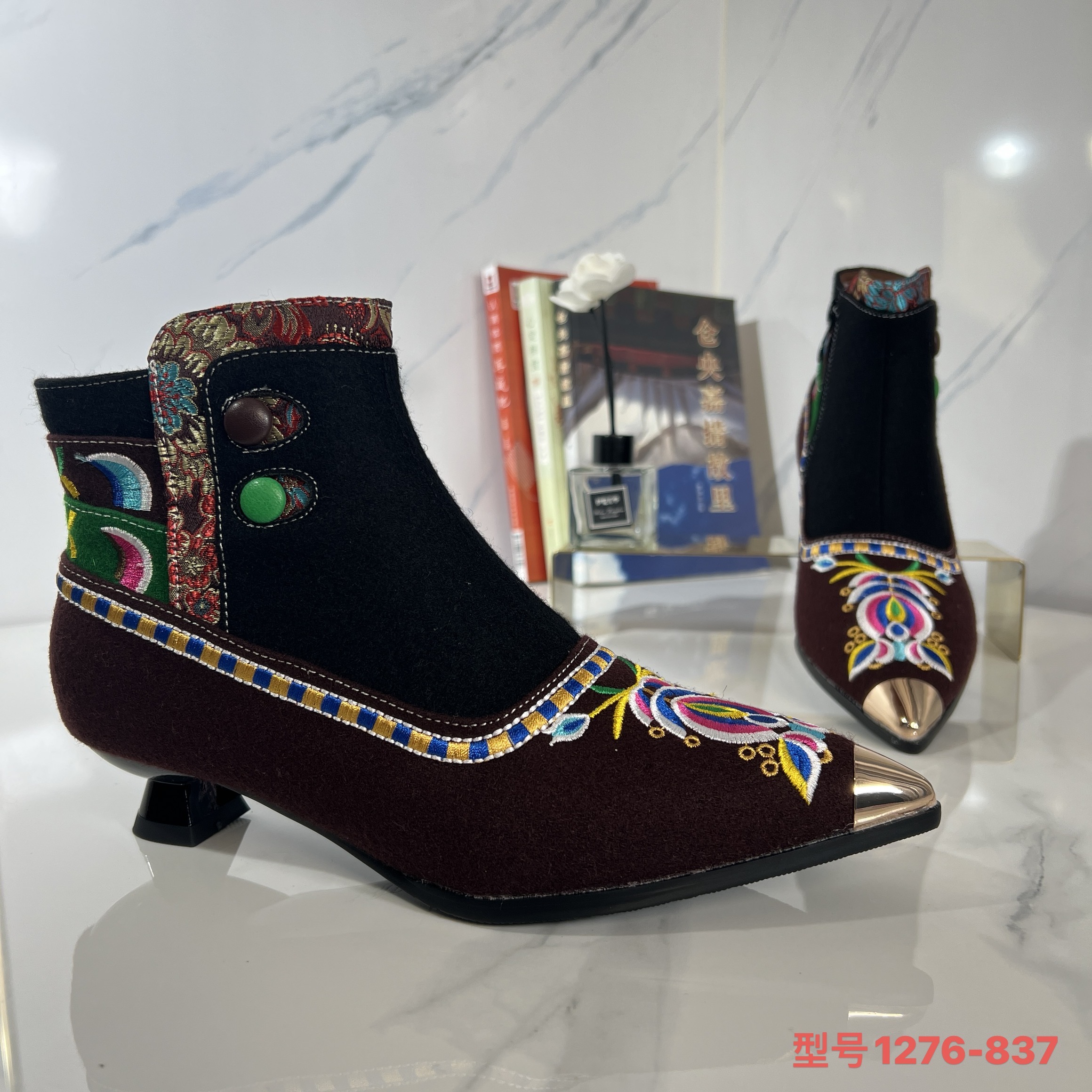 西藏女款短靴细跟名族风鞋1276-837