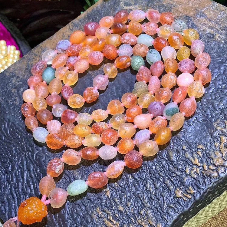 阿拉善戈壁石原石108颗手链糖果彩色新疆葡萄干玛瑙项链彩色手串