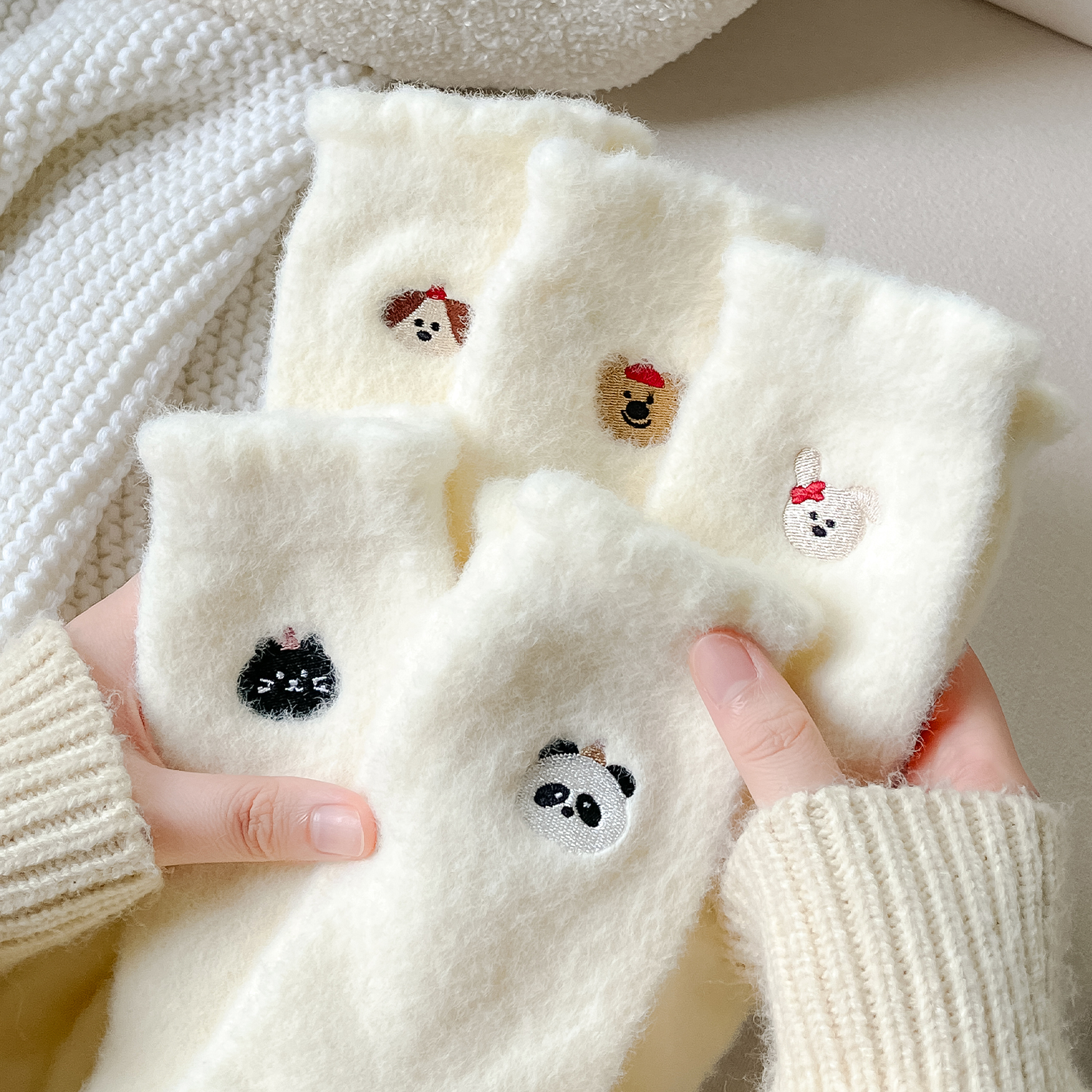 杭臻毛绒袜子女中筒袜秋冬季加厚保暖绒冬天家居地板袜睡眠袜长袜