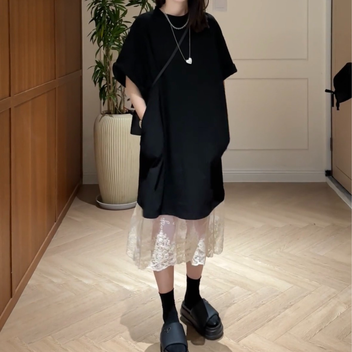 时尚洋气蕾丝半裙叠穿韩版宽松中长款显瘦T恤
