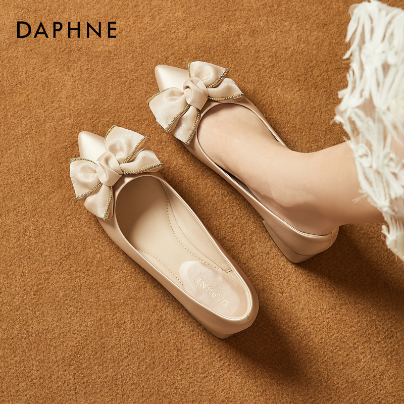 达芙妮女鞋蝴蝶结单鞋女2025新款秋季粗跟浅口软皮仙女风工作鞋子