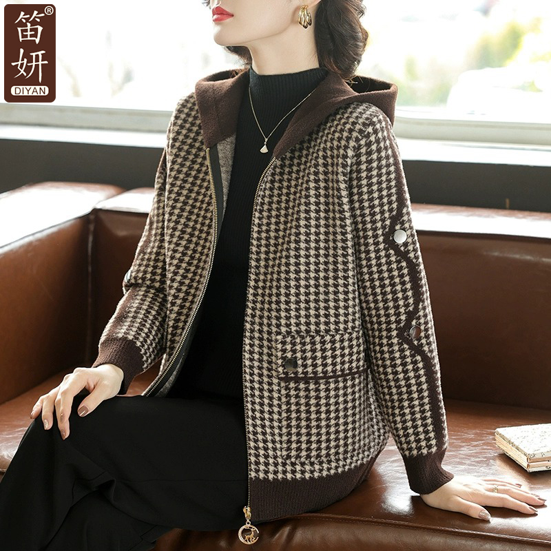 中年妈妈千鸟格呢子外套春秋装洋气新款中老年女装秋冬季时尚上衣