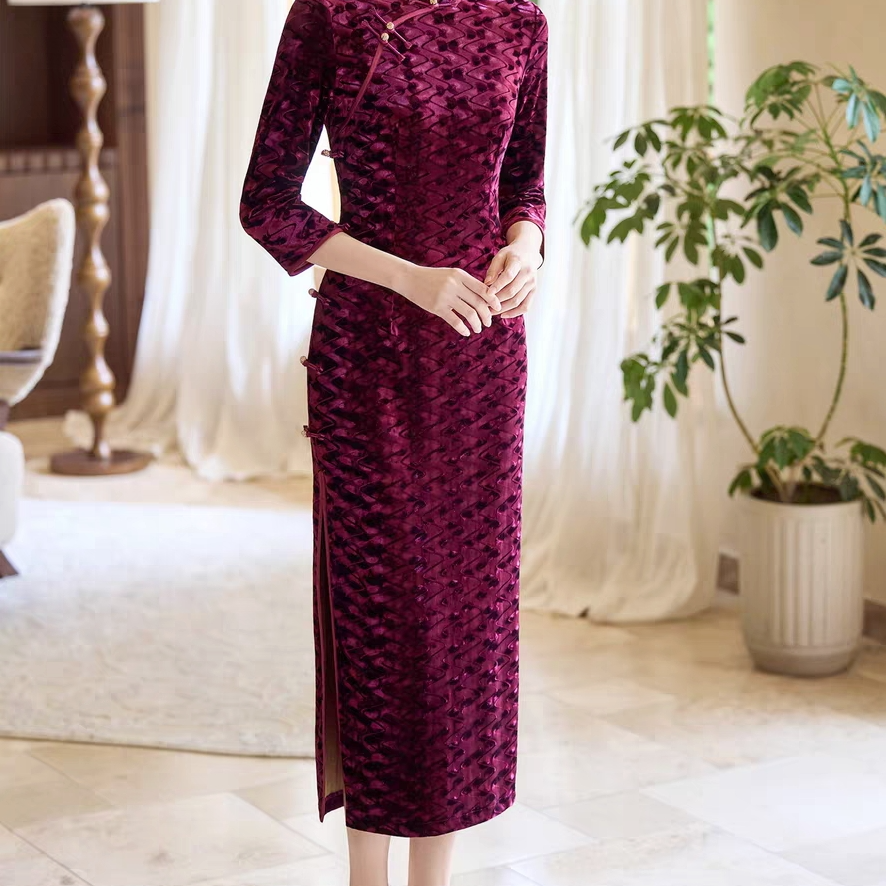 DDJ-冬款加绒水波纹压花侧八扣旗袍（领口袖口带毛毛）