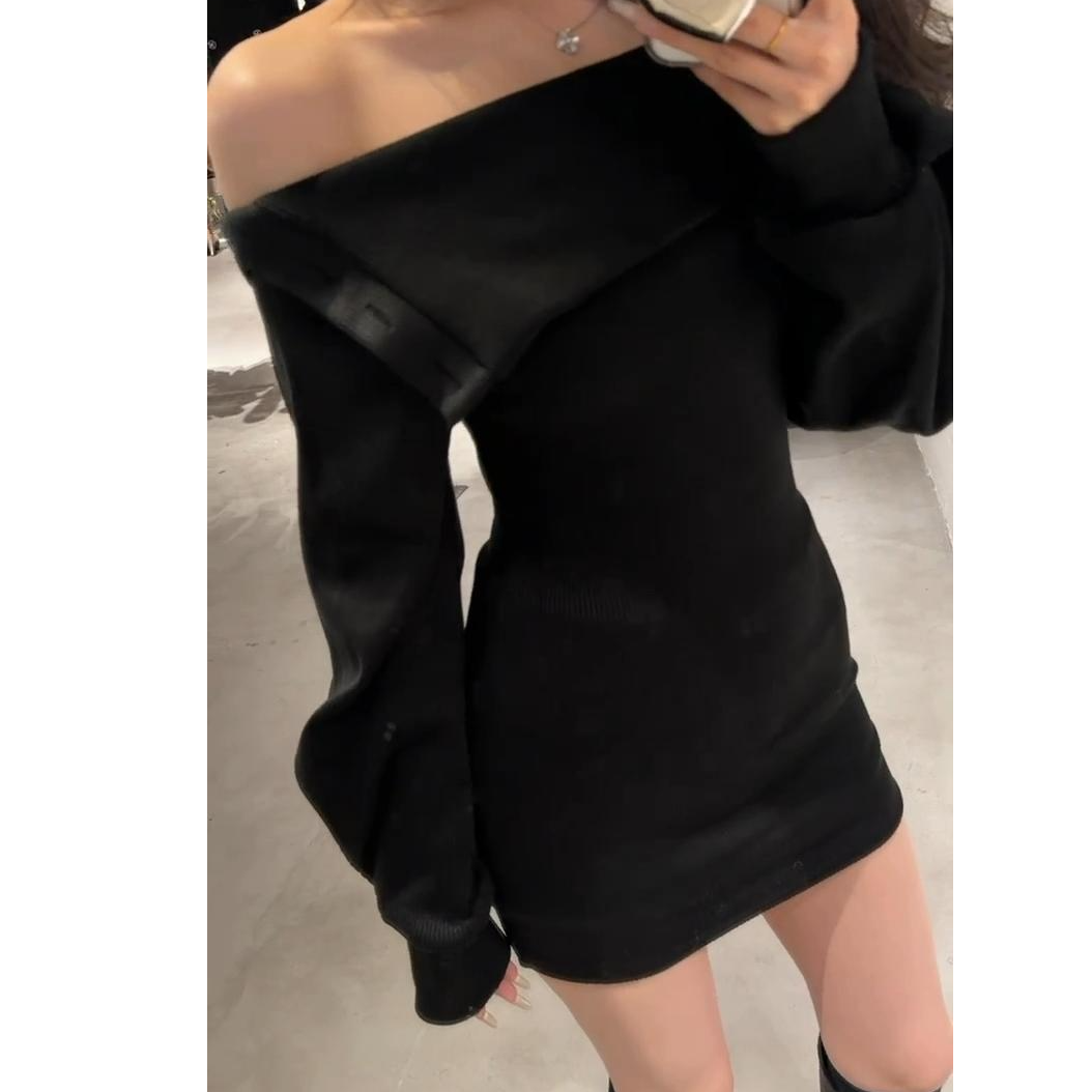 巨好看的冬装赫本风绝美巨显身材气质收腰黑色一字肩露肩连衣裙女