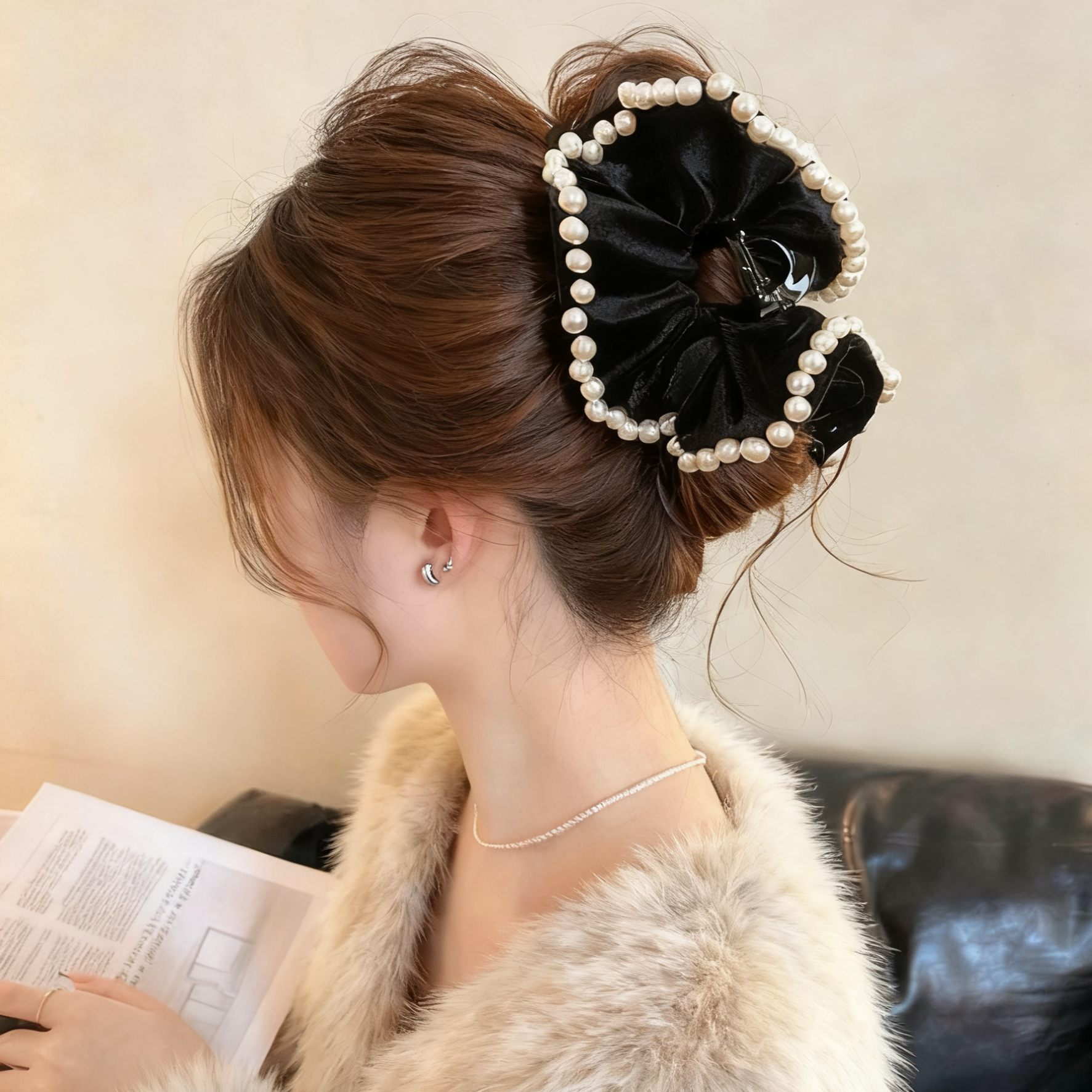 显发量丝绒珍珠头发抓夹女高级感鲨鱼夹2025新款气质后脑勺盘发夹