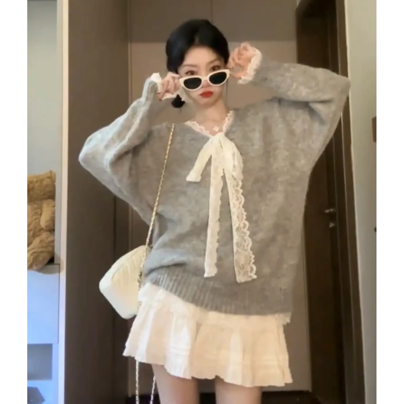 温柔甜美蕾丝系带拼接中长款针织衫女秋冬灰色宽松毛衣短裙套装