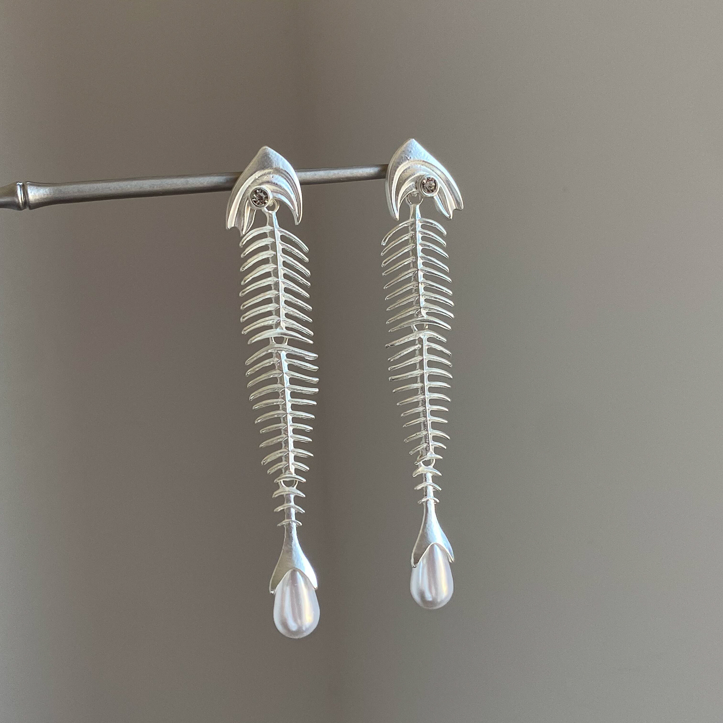 铜合金耳饰 冷淡风气质鱼骨耳钉设计感个性复古耳饰时尚夸张百搭