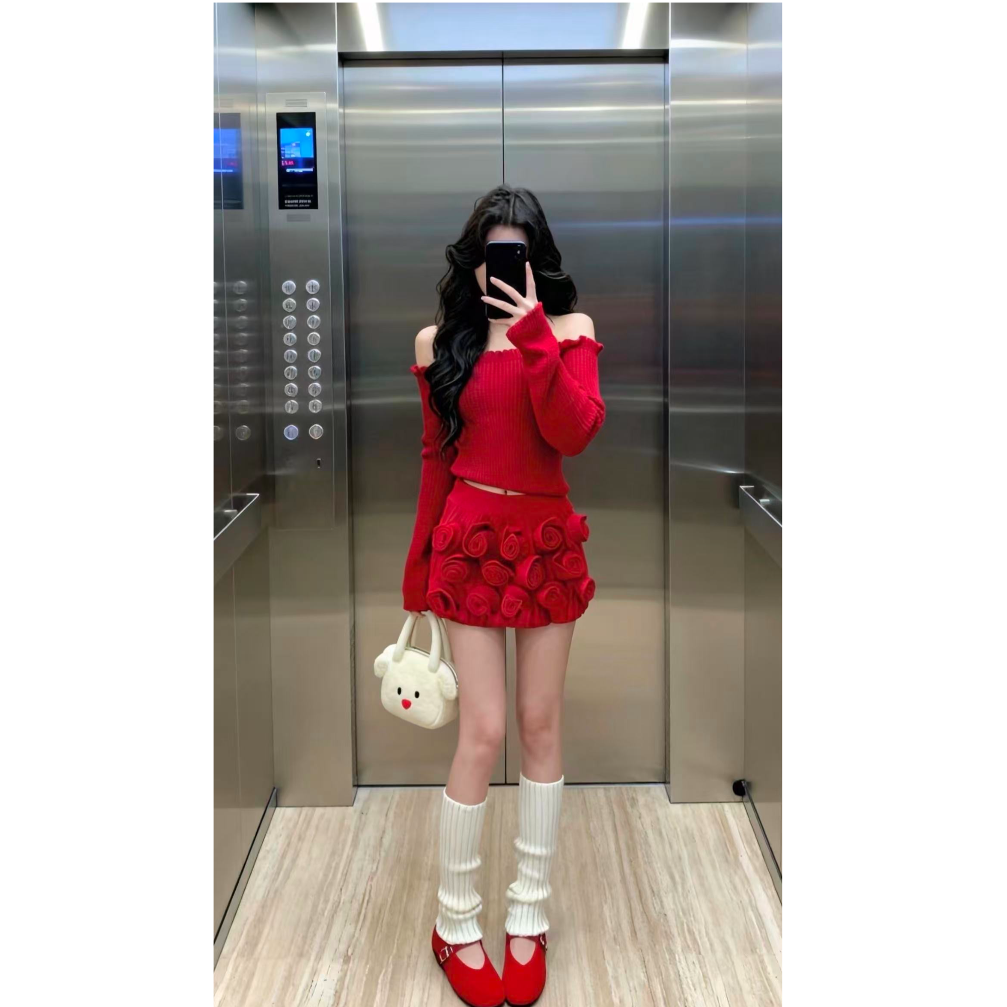 2025新款设计感辣妹一字肩修身上衣小众紧身花朵包臀短裙时尚套装