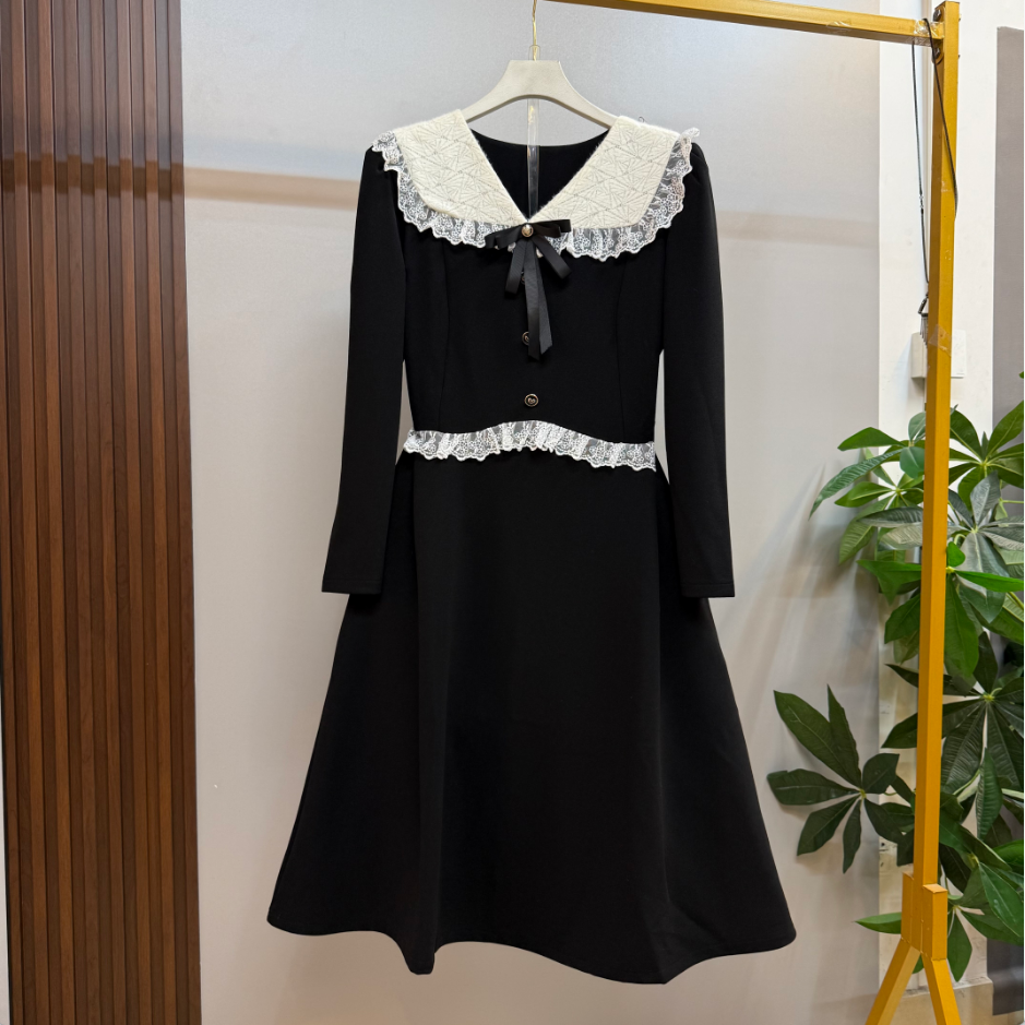 大码新款时尚洋气V领蝴蝶结装饰蕾丝拼接温柔减龄气质显瘦连衣裙